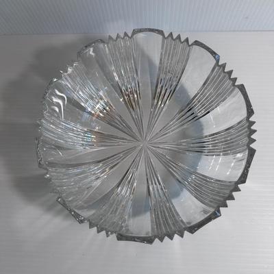 CRYSTAL CENTERPIECE BOWL