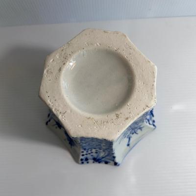CHINESE OCTAGONAL BLUE & WHITE PLANTER