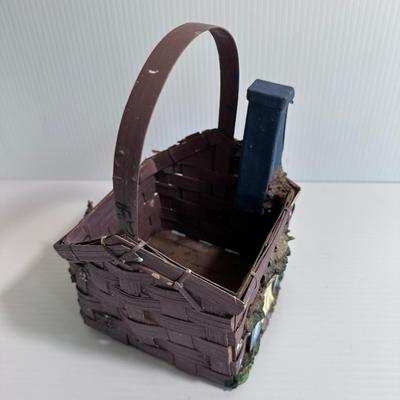 SMALL HOUSE BASKET