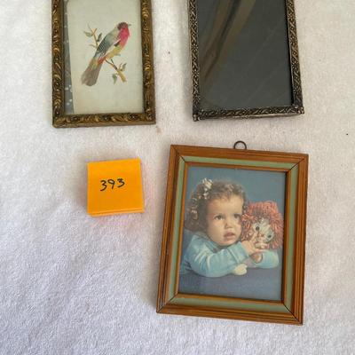 Lot of small frames