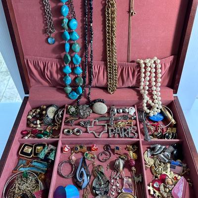 JEWELRY BOX & CONTENTS