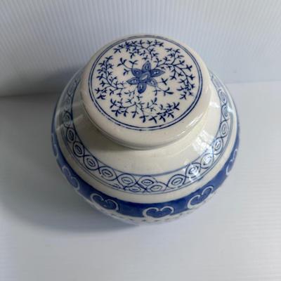CHINESE BLUE & WHITE GINGER JAR