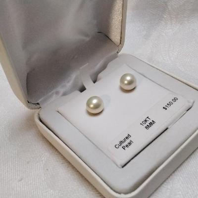 New In Box Vintage 8mm FW Pearl  10K Earrings
