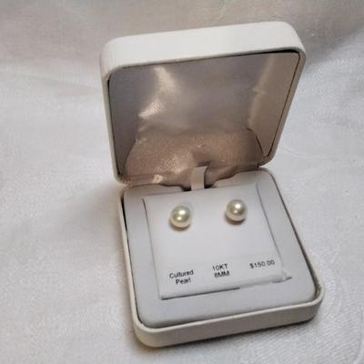 New In Box Vintage 8mm FW Pearl  10K Earrings