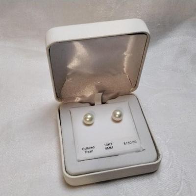New In Box Vintage 8mm FW Pearl  10K Earrings