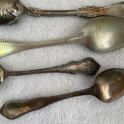 Lot of Fancy Silverplate spoons
