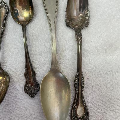 Lot of Fancy Silverplate spoons