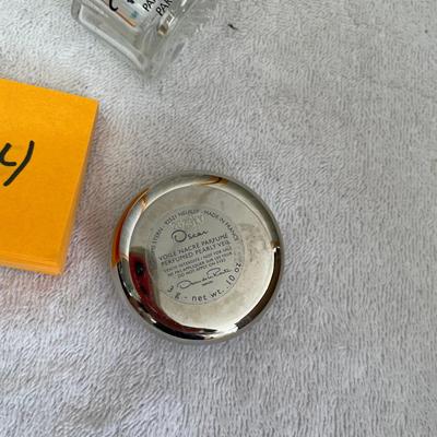 Oscar De Le Renta Lot