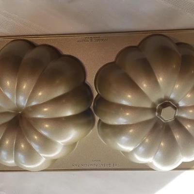 Pumpkin cake mold