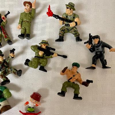 Misc Vintage Figures Military Micro Icon Comandos skate boarder