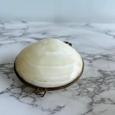 Vintage clam shell Trinkets box