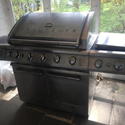 Front gate bbq