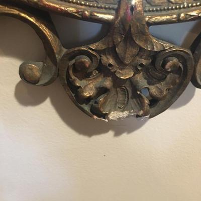 Decorative oval mirror