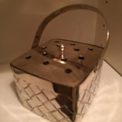 Metal woven box with lid