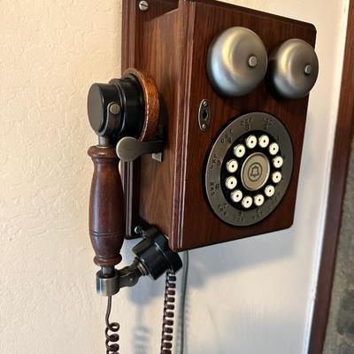 Vintage Western Bell push button phone