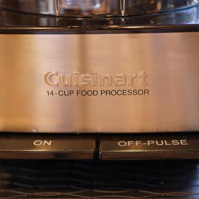 EXCELLENT CUISINART FOOD PROCESSOR