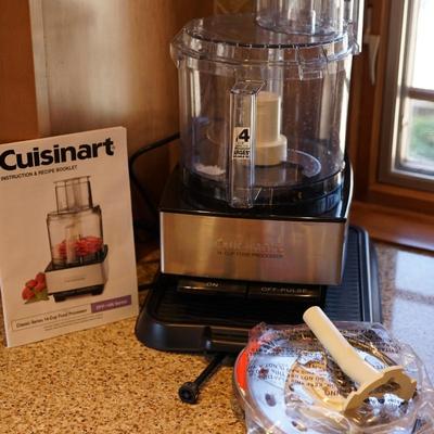 EXCELLENT CUISINART FOOD PROCESSOR