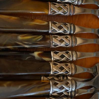 ITALIAN CRAFTED FAUX AGATE HANDLED FLATWARE W/ STAINLESS OVERLAY WEAVE