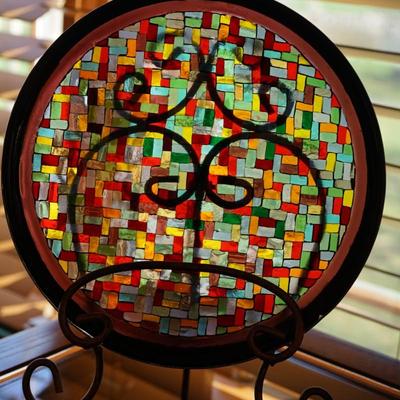 DECORATIVE GROUPING OF A STAINGLASS STYLE 10" BOWL AND POTTERY VASE WITH DRIEDS