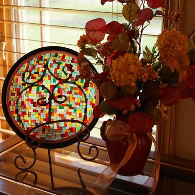 DECORATIVE GROUPING OF A STAINGLASS STYLE 10" BOWL AND POTTERY VASE WITH DRIEDS