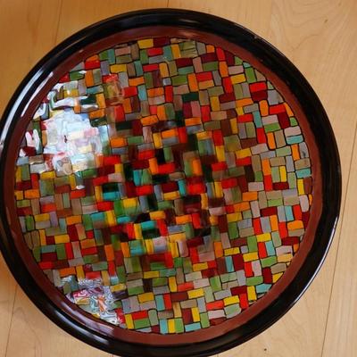 DECORATIVE GROUPING OF A STAINGLASS STYLE 10" BOWL AND POTTERY VASE WITH DRIEDS