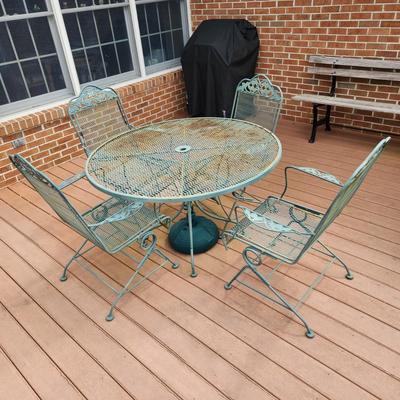 Wire Mesh Patio Table W 4 Spring Chairs 48