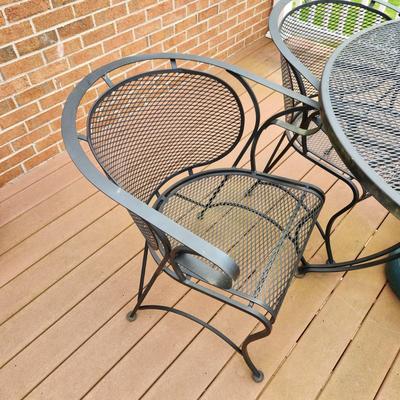 Heavy Black Metal Mesh Patio table w 4 Curved Back Chairs 48