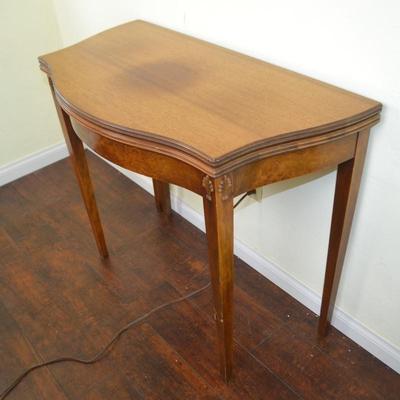 LOT 214. VINTAGE FOLDING GATE LEG TABLE