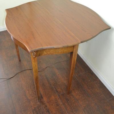LOT 214. VINTAGE FOLDING GATE LEG TABLE