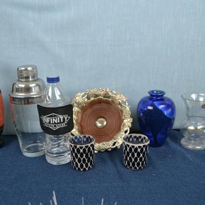 LOT 224. HOME DECOR, BARWARE AND GREEK VASE