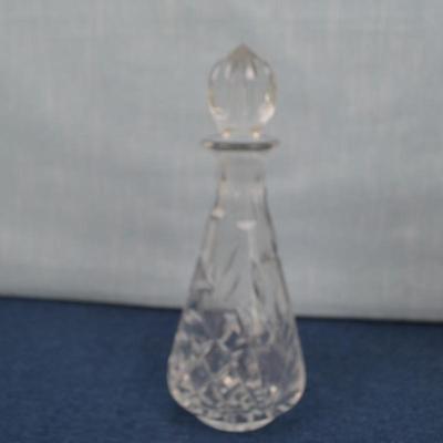 LOT 227. GLASSWARE AND VINTAGE PEPPER GRINDER MUSIC BOX