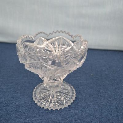 LOT 227. GLASSWARE AND VINTAGE PEPPER GRINDER MUSIC BOX