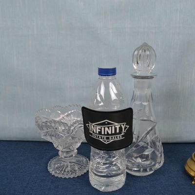 LOT 227. GLASSWARE AND VINTAGE PEPPER GRINDER MUSIC BOX