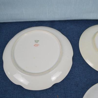 LOT 229. VARIETY OF PLATES AND TEA BAG REST