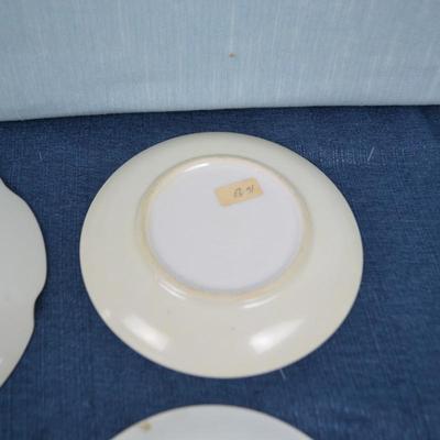 LOT 229. VARIETY OF PLATES AND TEA BAG REST