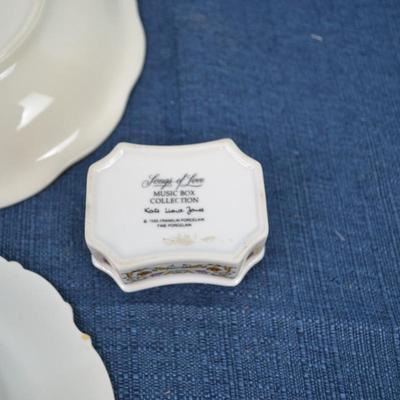 LOT 229. VARIETY OF PLATES AND TEA BAG REST