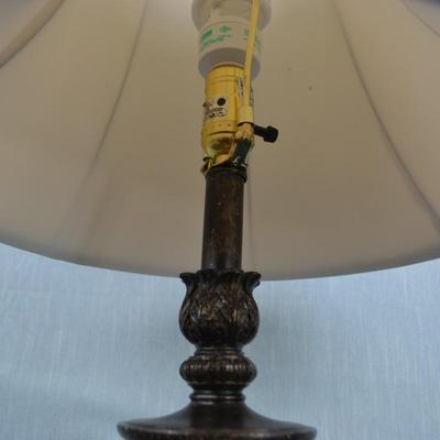 LOT 230. TABLE LAMP
