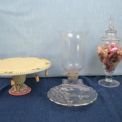 LOT 232. CAKE PLATE AND GLASSWARE