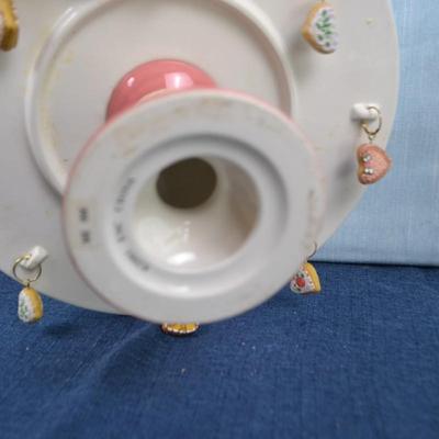 LOT 232. CAKE PLATE AND GLASSWARE