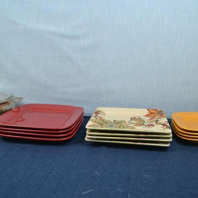 LOT 233. PLATES AND VINTAGE SILVER PLATED SERVING DISH