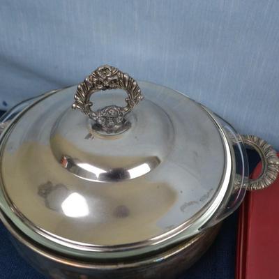 LOT 233. PLATES AND VINTAGE SILVER PLATED SERVING DISH