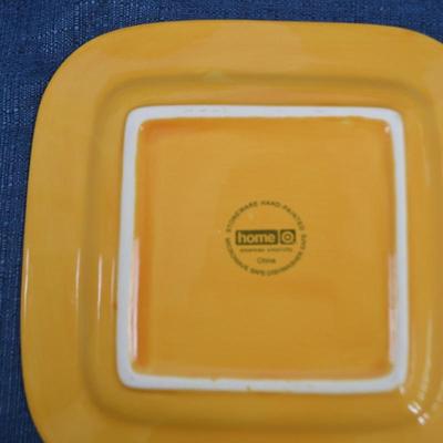 LOT 233. PLATES AND VINTAGE SILVER PLATED SERVING DISH