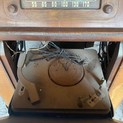 Vintage Philco Radio Record Player