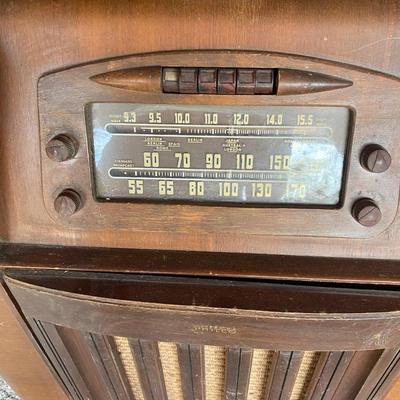 Vintage Philco Radio Record Player