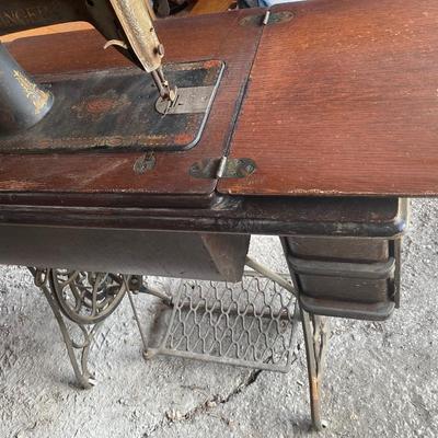 Vintage Singer Sewing Pedal Cabinet Machine