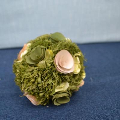 LOT 235. HOME DECOR ITEMS
