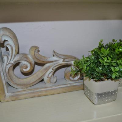 LOT 301 HOME DECOR