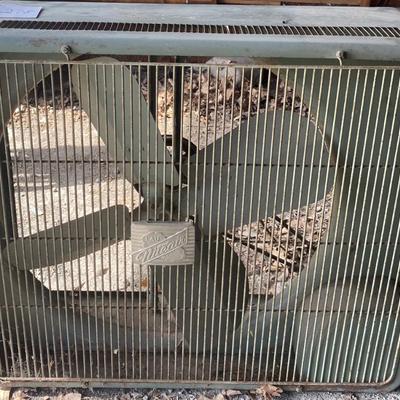 Vintage Lau Niteair Fan