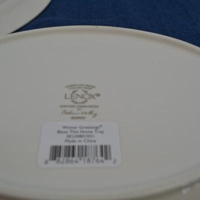 LOT 304. HOLIDAY DECOR AND PLATES