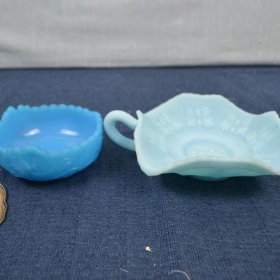 LOT 305 BOWLS AND DECOR